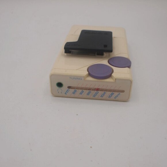 Sony SRF-16W Walkman Portable FM/AM Radio Stereo Receiver w/ Clip - Picture 3 of 3